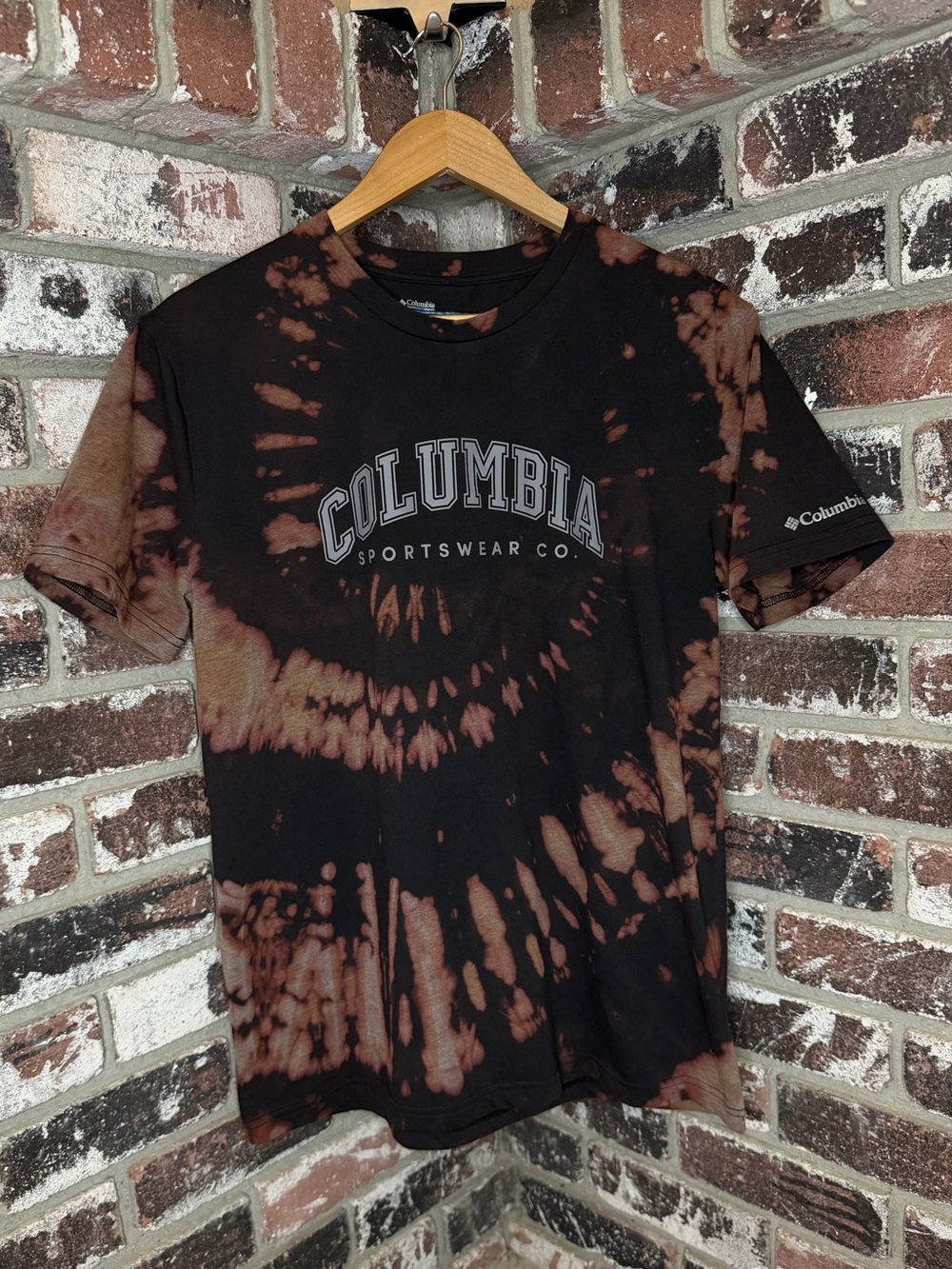 Columbia Sportswear Co Bleach Tie-Dye Logo Short Sleeve Tee